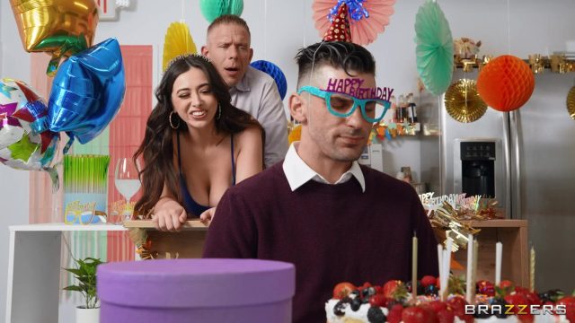[Brazzers] 生日派对上的偷偷破坏